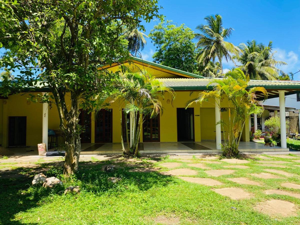 Aramba Resort Dondra Kültér fotó